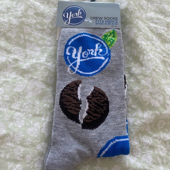 4 for $20​ NOVELTY SOCKS BUNDLE - Picture 3 of 8